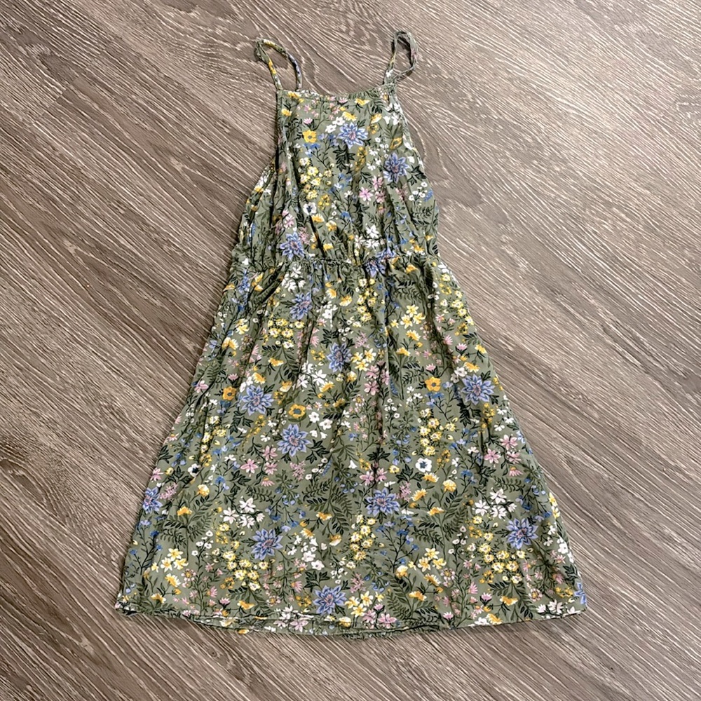 Old Navy gorgeous floral summer dress. Size M 8 girls♥️